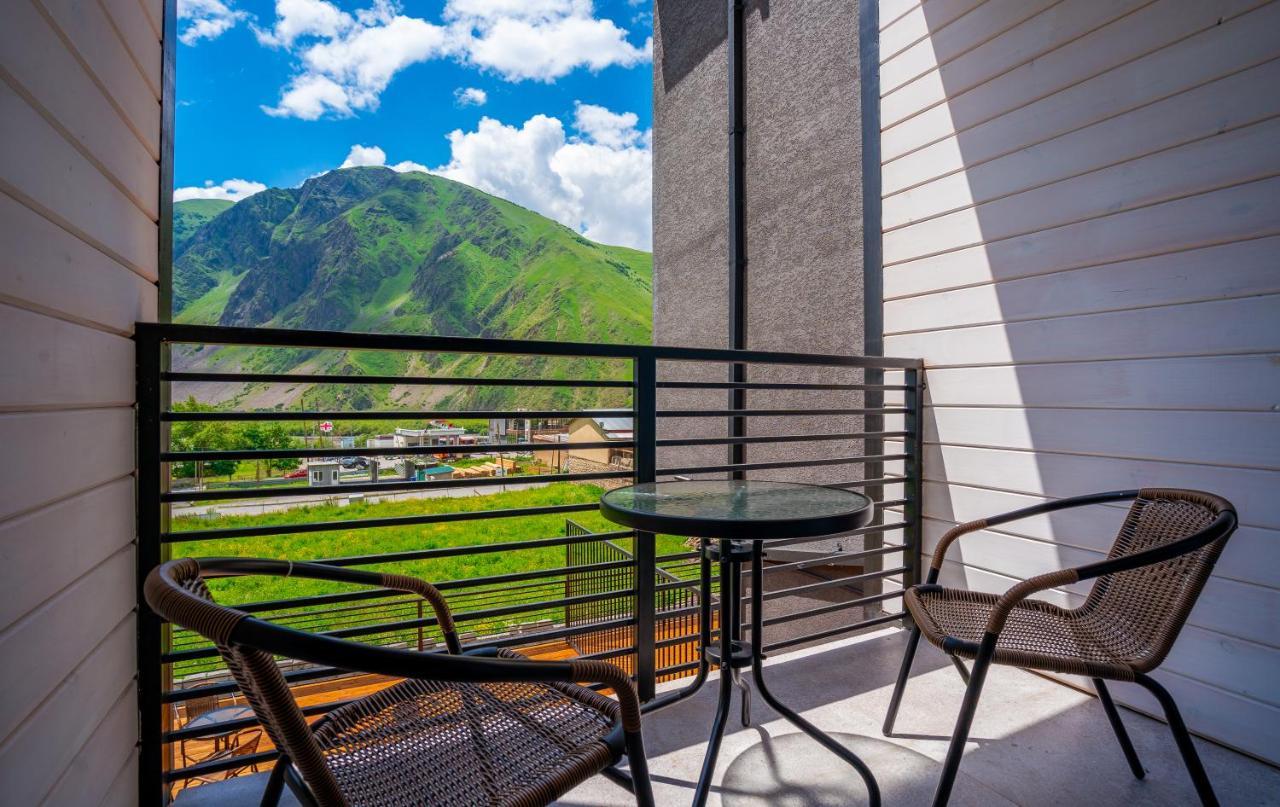 Hotel Darchi Kazbegi Exteriör bild