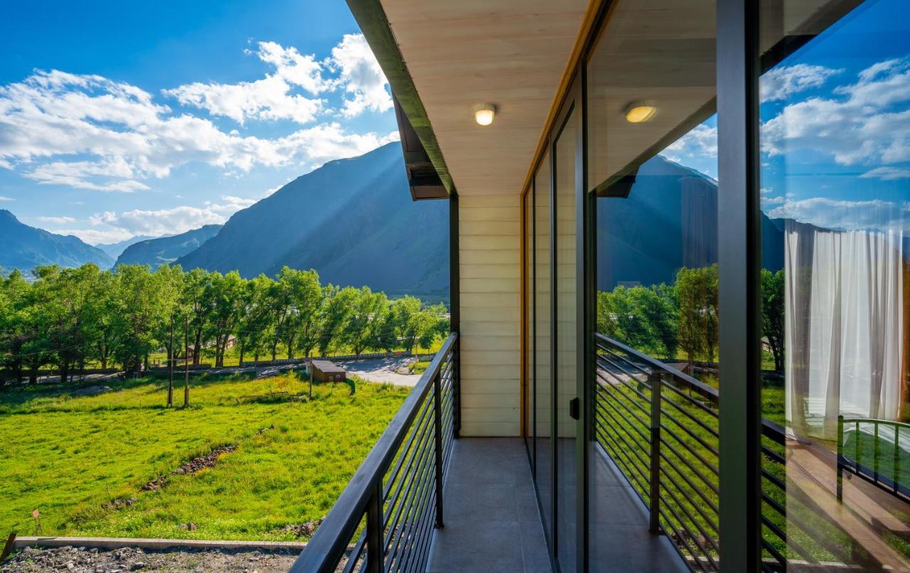 Hotel Darchi Kazbegi Exteriör bild