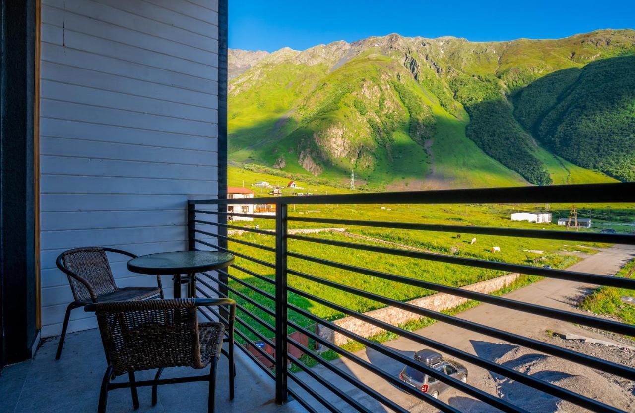 Hotel Darchi Kazbegi Exteriör bild